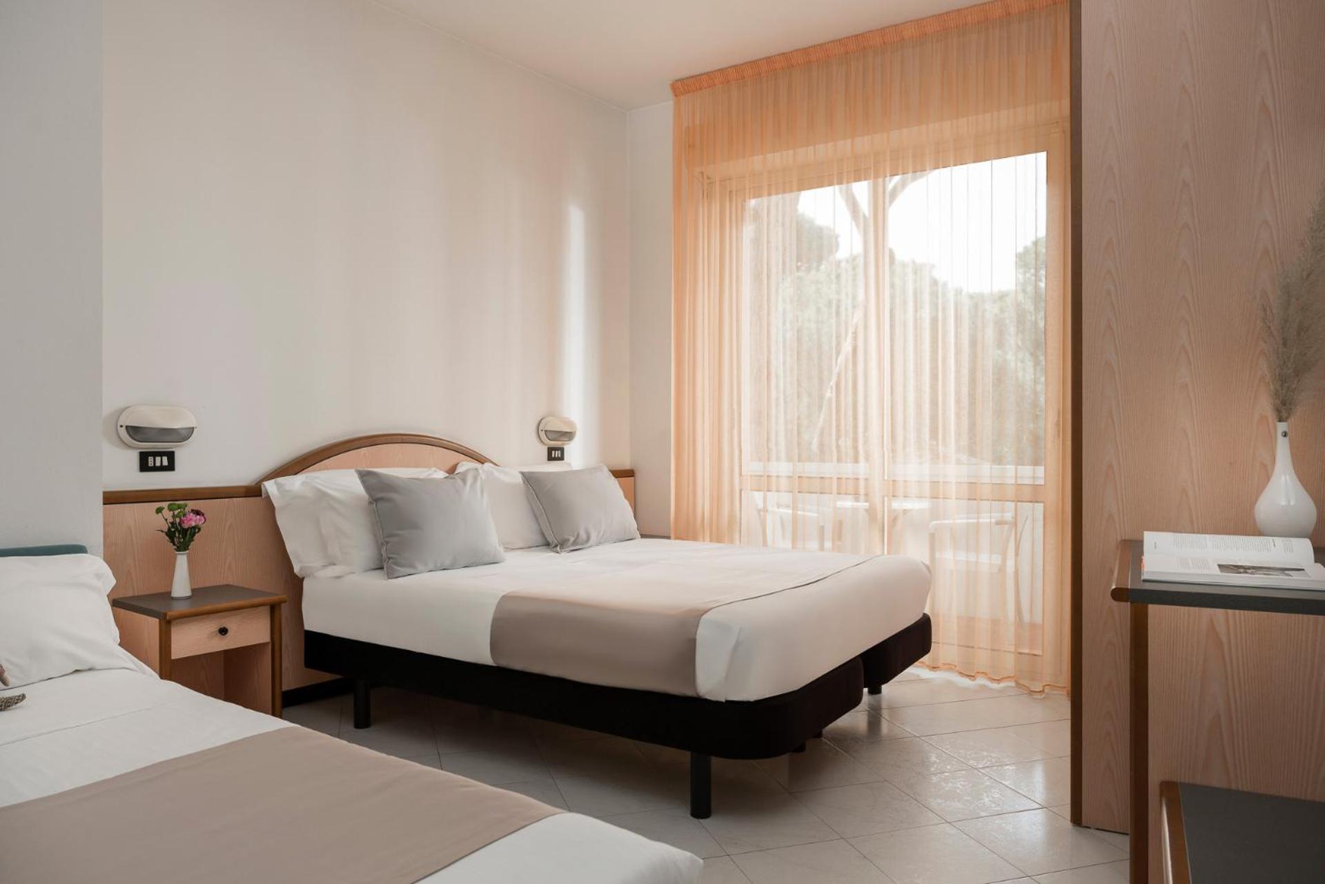 Hotel Luxor ミラノ・マリッティマ エクステリア 写真